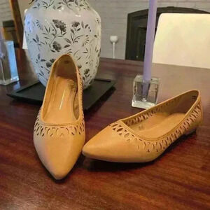 Report Womens Faux Leather Eyelet Ballet Flats Tan Size 9.5